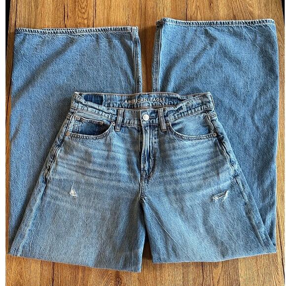 American Eagle Outfitters Denim - American Eagle Super High-Rise Ultra Wide Leg Jeans Size 2 Short